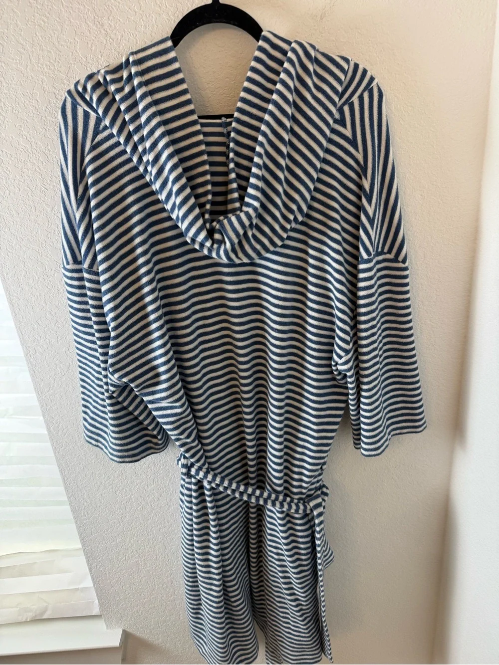 Polo by Ralph Lauren Mens Navy and White Striped Hooded Bath Robe S/M